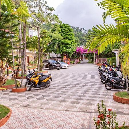 Patong Coconut Resort Hotel מראה חיצוני תמונה